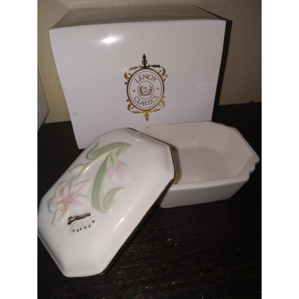 New In Box Lenox Small Vintage Tiger Lily & Butterfly Trinket Box Gold Rim